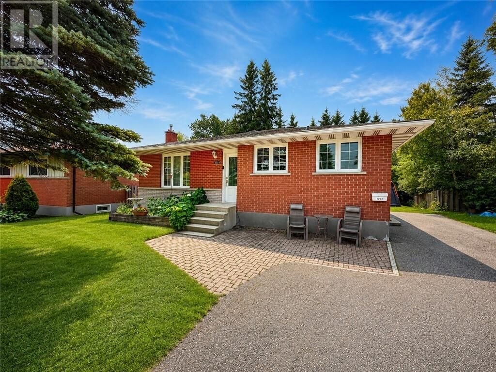 Property Photo:  1287 Lillian Boulevard  ON P3A 2R9 