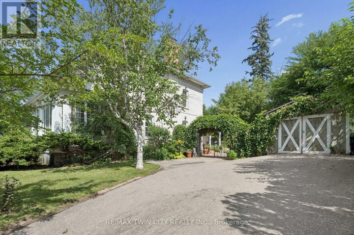 Property Photo:  66 Park Hill Road East  ON N1R 1P7 