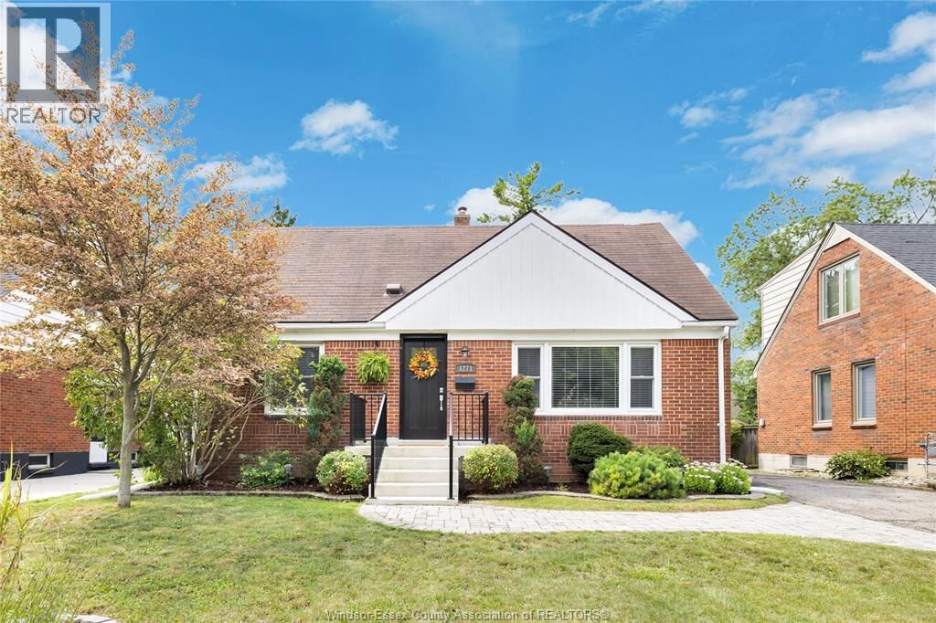 Property Photo: 1271 Belle Isle View Boulevard ON N8S 3G8