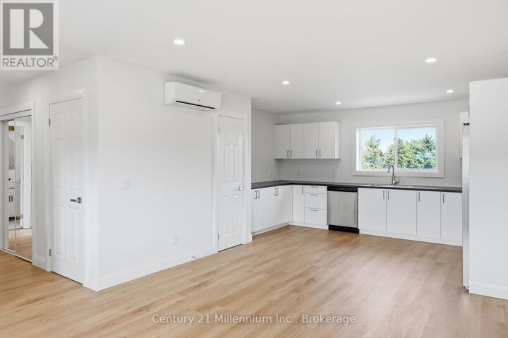 Property Photo:  9592 Beachwood Road 1  ON L9Y 0X2 