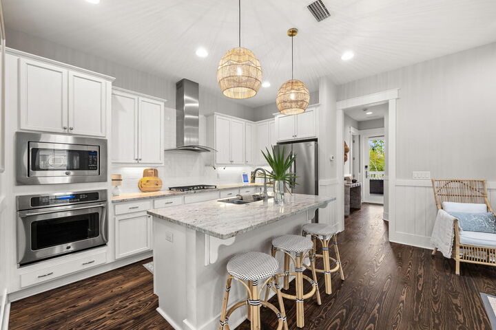 Property Photo:  655 Flatwoods Forest Loop  FL 32459 