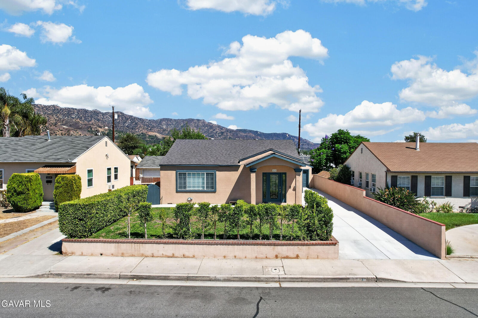 Property Photo: 2210 N Buena Vista Street CA 91504