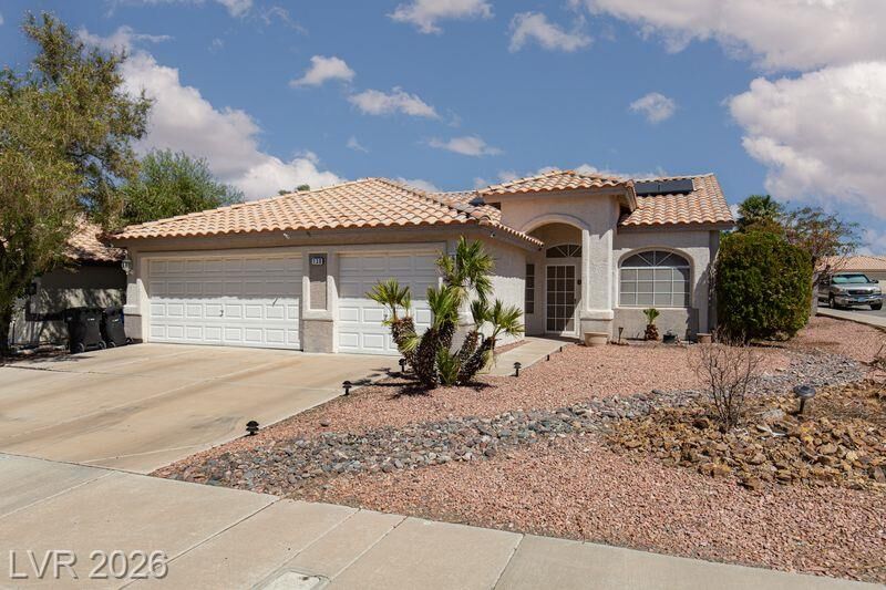 Property Photo: 130 Ringlore Drive Drive NV 89015