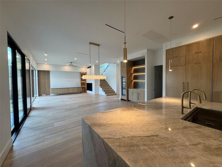 Property Photo: 3746 Childress St Street TX 77005
