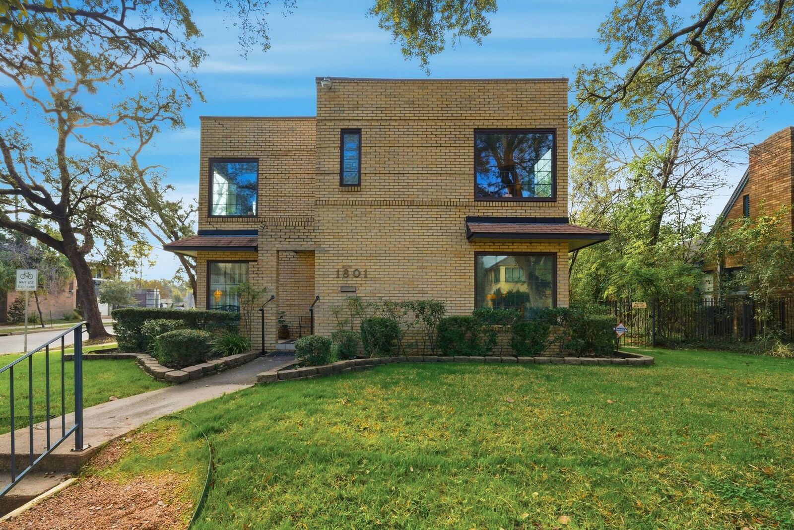 Property Photo:  1801 Lexington Street  TX 77098 