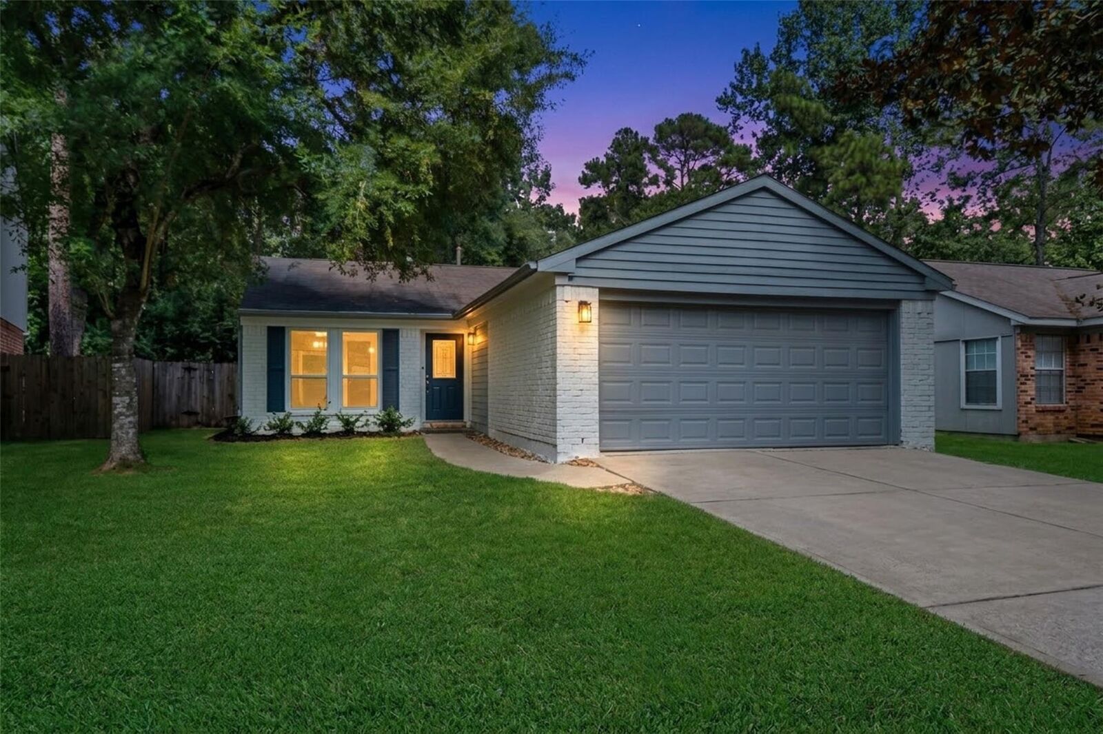 Property Photo:  7 Hasting Oak Court  TX 77381 