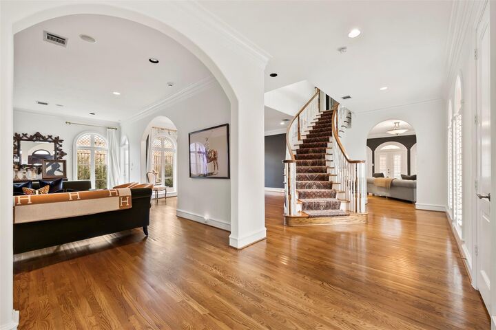 Property Photo: 1419 Nantucket Drive TX 77057