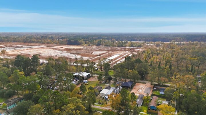 Property Photo: 27043 Coach Light Lane TX 77357
