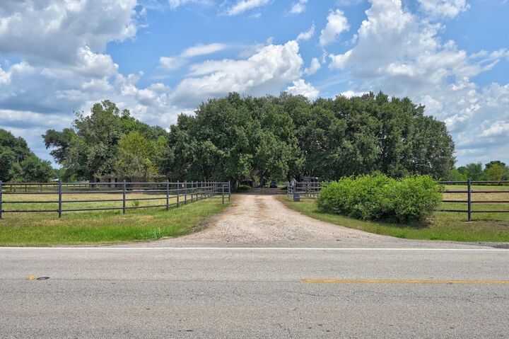 Property Photo:  20510 Kickapoo Road  TX 77484 