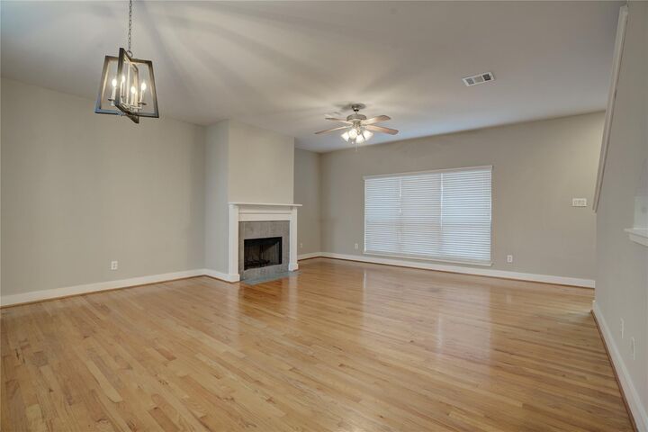 Property Photo:  5911 Petty Street  TX 77007 