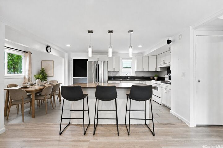 Property Photo:  231 Naone Street  HI 96813 