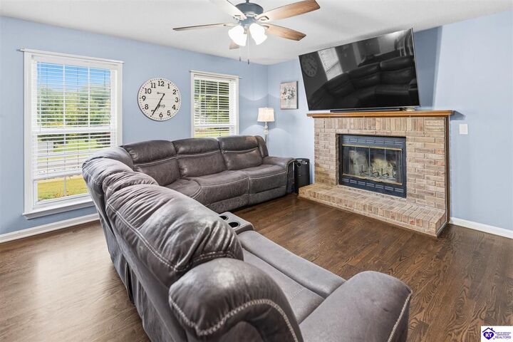 Property Photo: 303 Silk Oak Court KY 42701