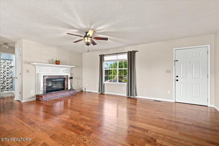 Property Photo: 306 Woodsboro Lane TN 37804