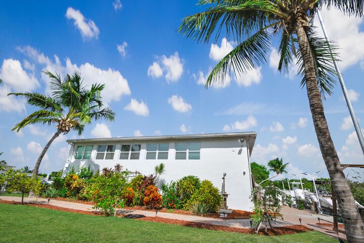 Property Photo:  6 Egret Lane  FL 33040 
