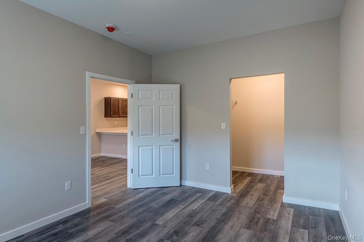 Property Photo:  87 N Chestnut Street 103  NY 12561 