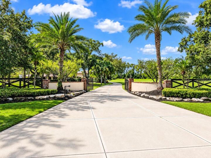 Property Photo:  4225 Ulman Avenue  FL 34286 