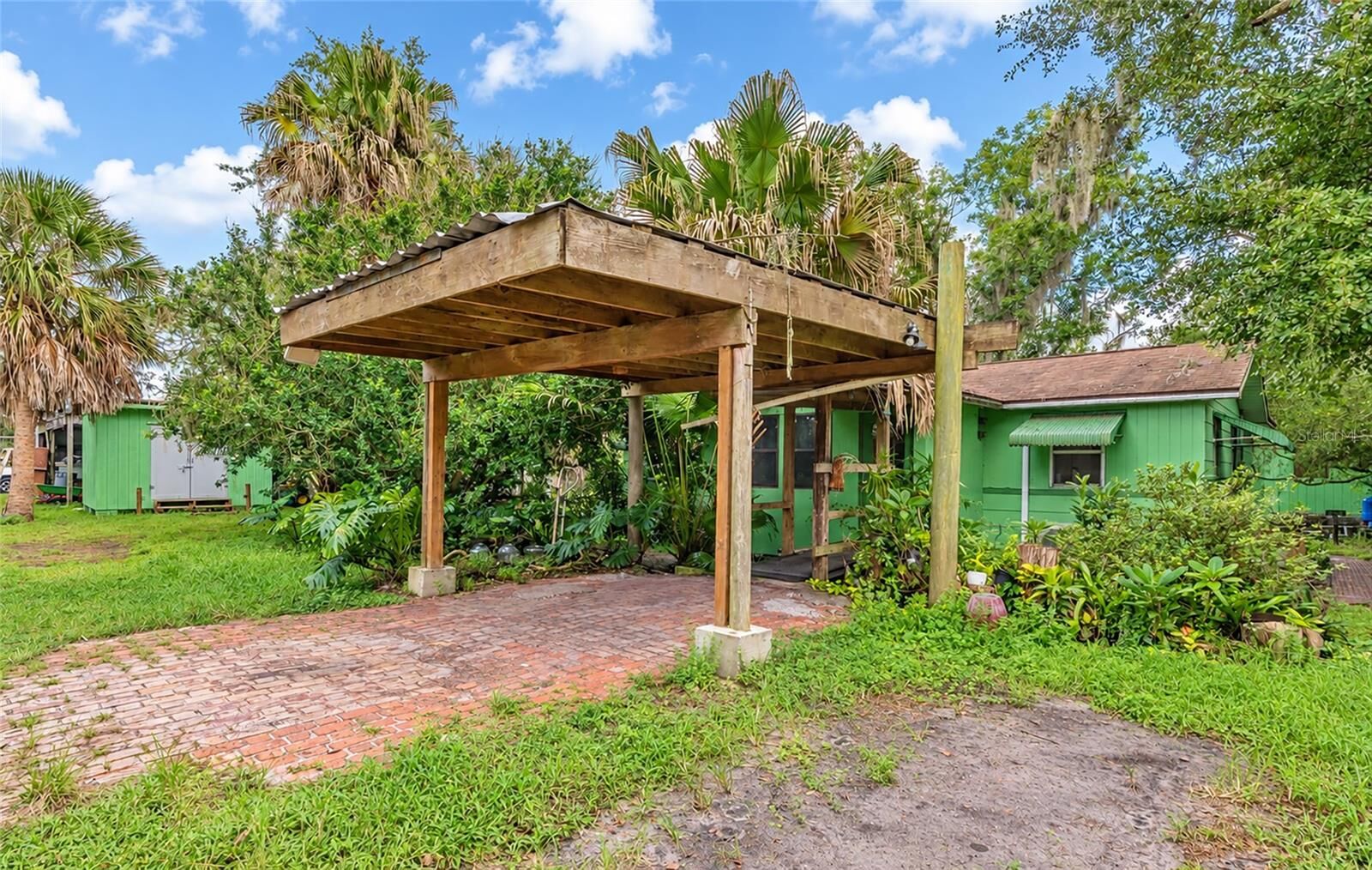 Property Photo: 3005 Verna Bethany Road FL 34251