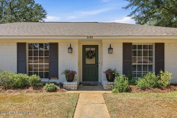 Property Photo: 7105 Edgewater Drive MS 39157