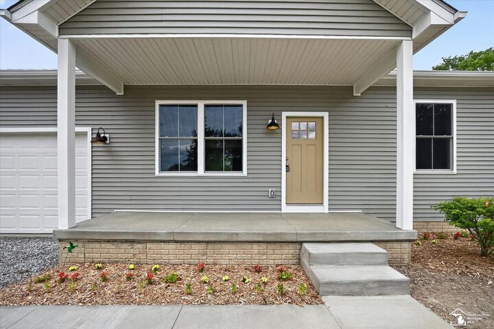 Property Photo: 926 Ford Road MI 48117