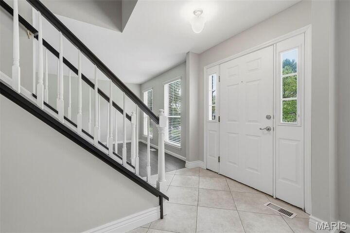 Property Photo: 914 Oakmoor Drive MO 63026