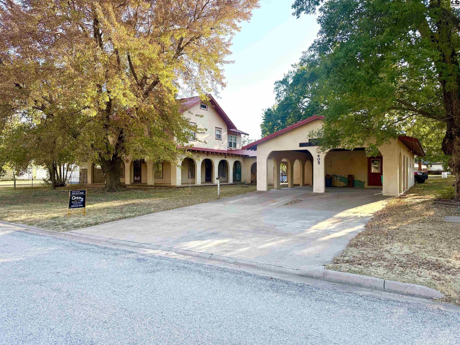 Property Photo:  405 Harper St  KS 67009 