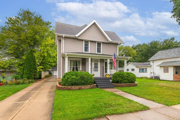 Property Photo:  148 E Washington St  WI 53551 