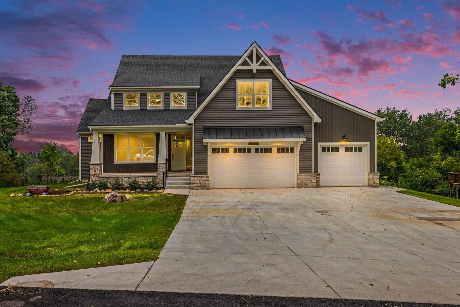 Property Photo:  1752 Milford Heights Drive  MI 48381 