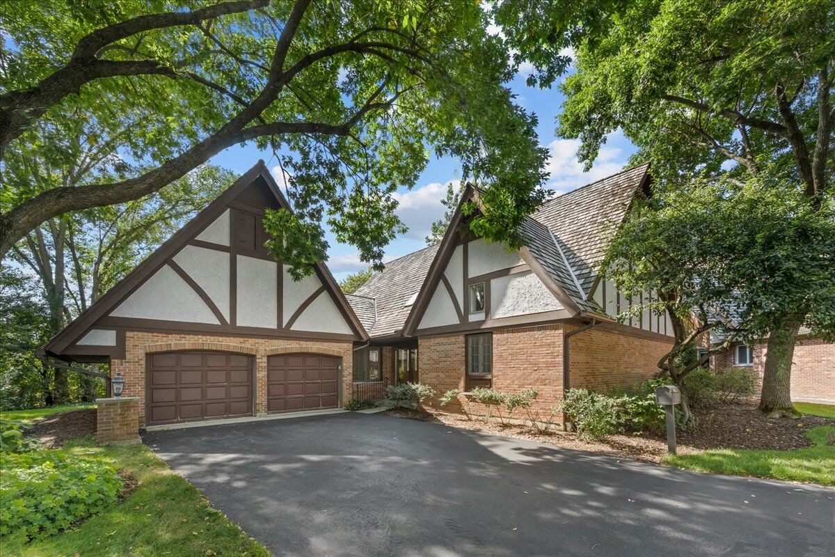Property Photo:  972 Coventry Lane  IL 60035 