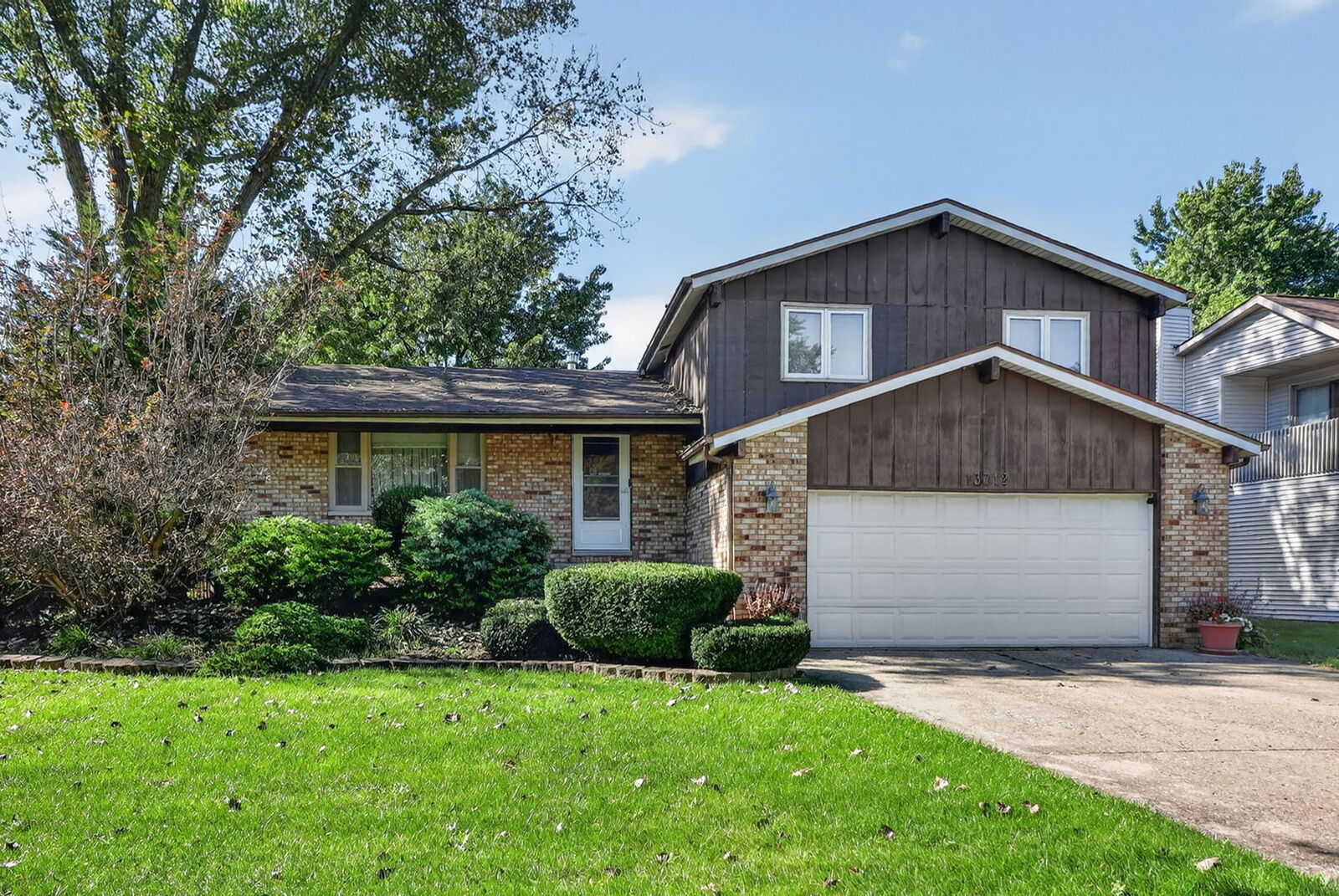 Property Photo: 13712 S Mallard Court IL 60544