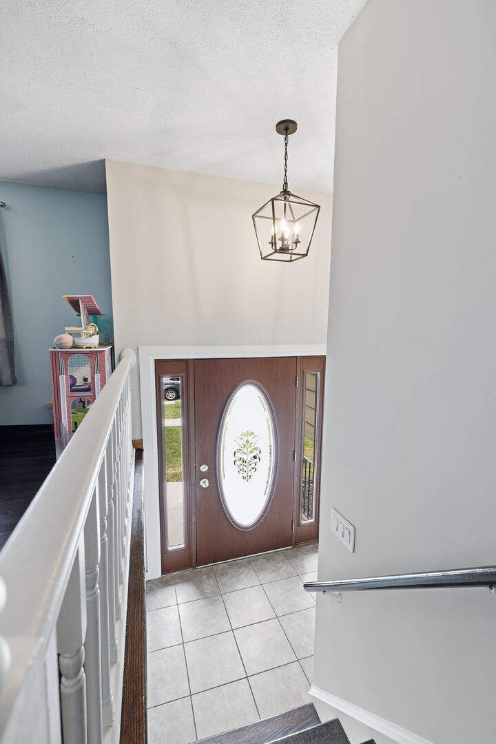 Property Photo:  1419 Hampton Lane  IL 60193 
