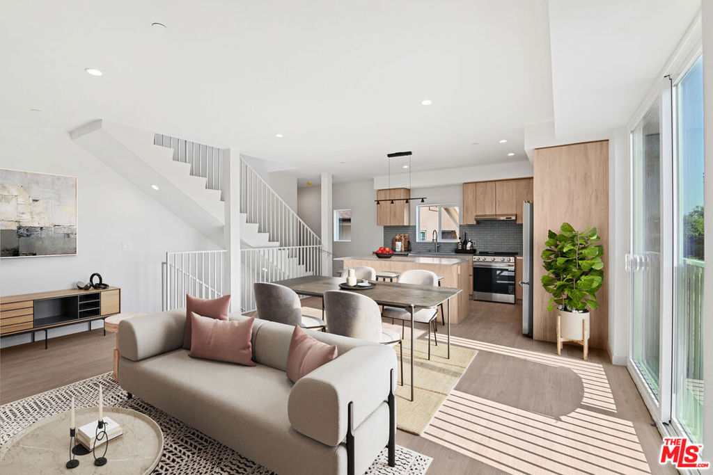 Property Photo:  2523 S Orange Drive  CA 90016 
