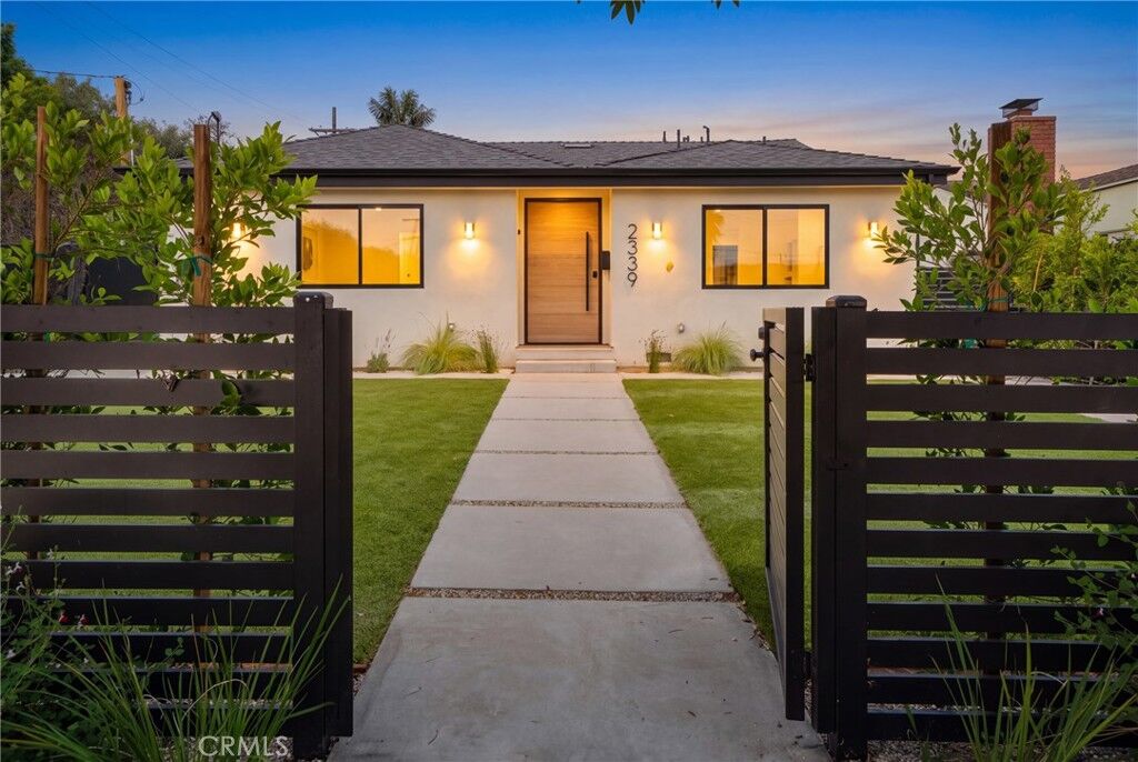 Property Photo: 2339 23rd CA 90405