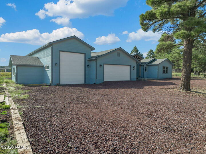 Property Photo:  145 N Lakeview Drive  AZ 86046 