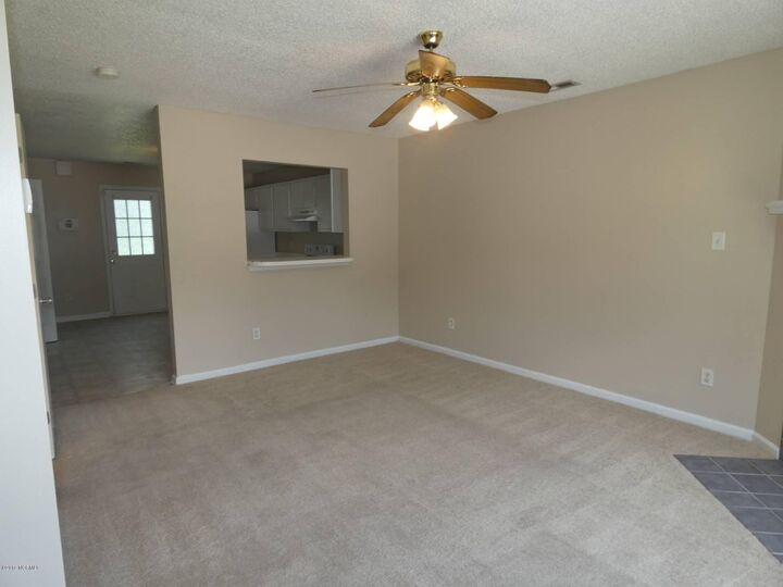 Property Photo: 895 W Pueblo Drive NC 28546