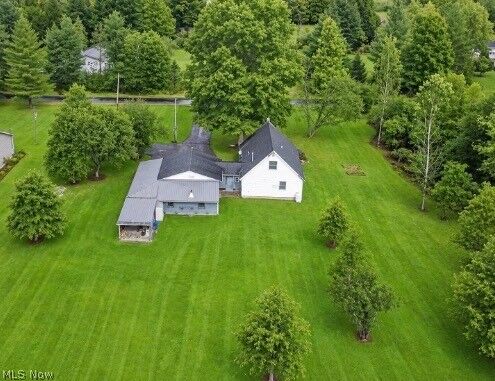 Property Photo:  10484 Knowlton Road  OH 44231 