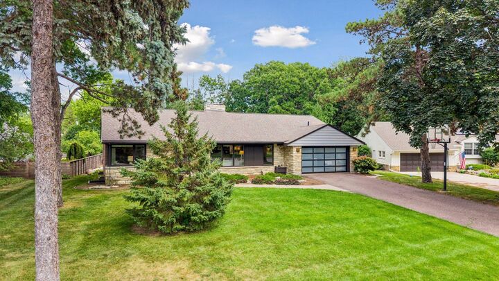Property Photo:  2096 Lower Saint Dennis Road  MN 55116 