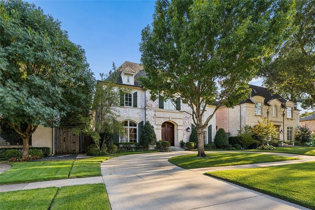 Property Photo: 4041 Bryn Mawr Drive TX 75225