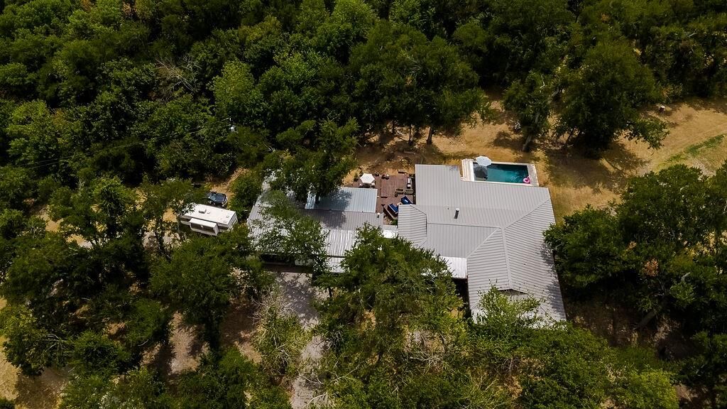 Property Photo:  5927 Wolf Trail  TX 75009 