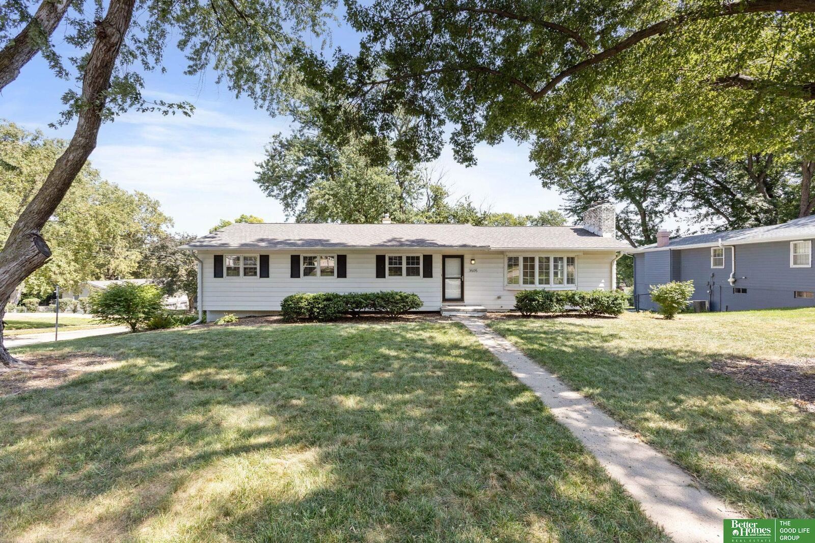 Property Photo: 3505 S 105th Avenue NE 68124