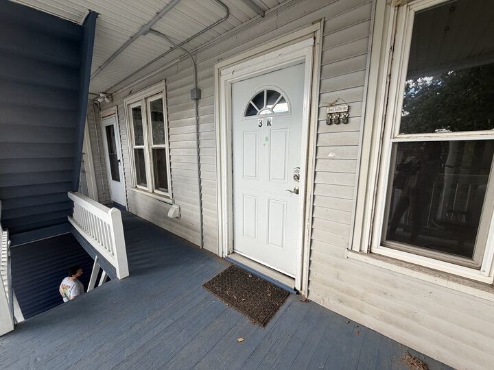 Property Photo: 99 Cross St 3F MA 01550