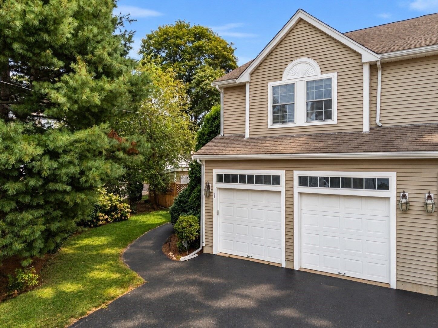 Property Photo:  65 Crescent Rd 65  MA 02494 