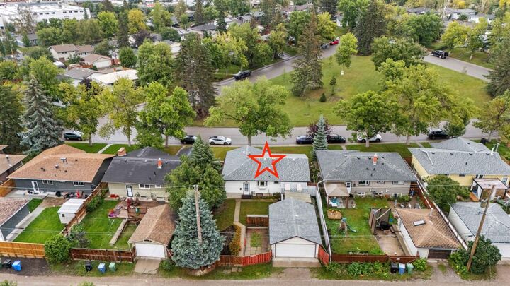 Property Photo:  31 Foster Road SE  AB T2H 0V9 