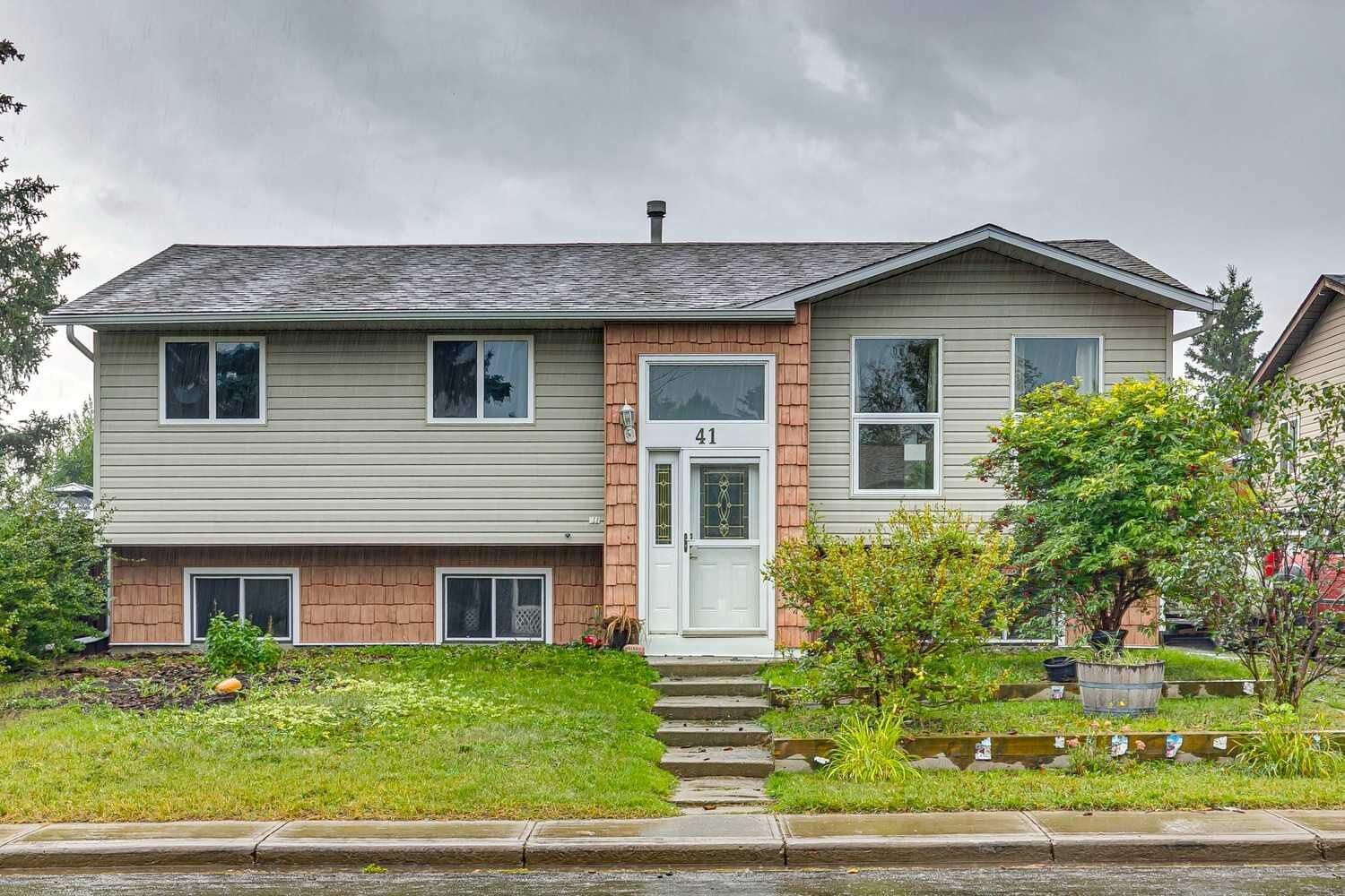 Property Photo:  41 Brentwood Drive  AB T1P 1H9 