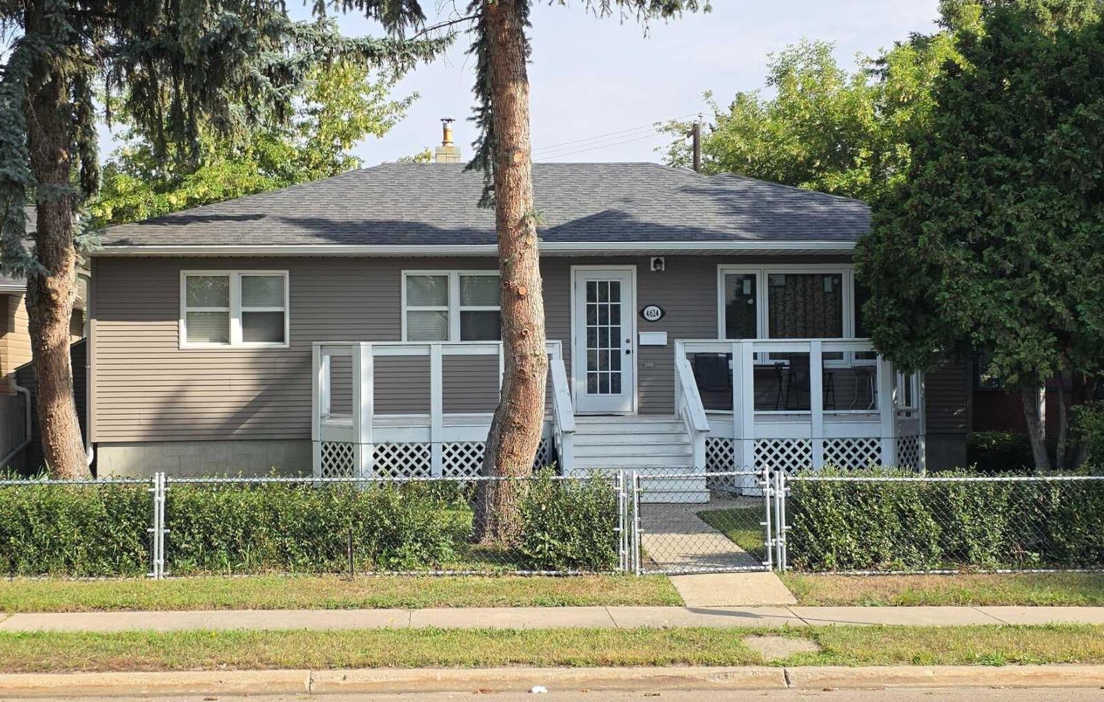 Photo de la propriété: 4624 49 Street AB T4N 1T5