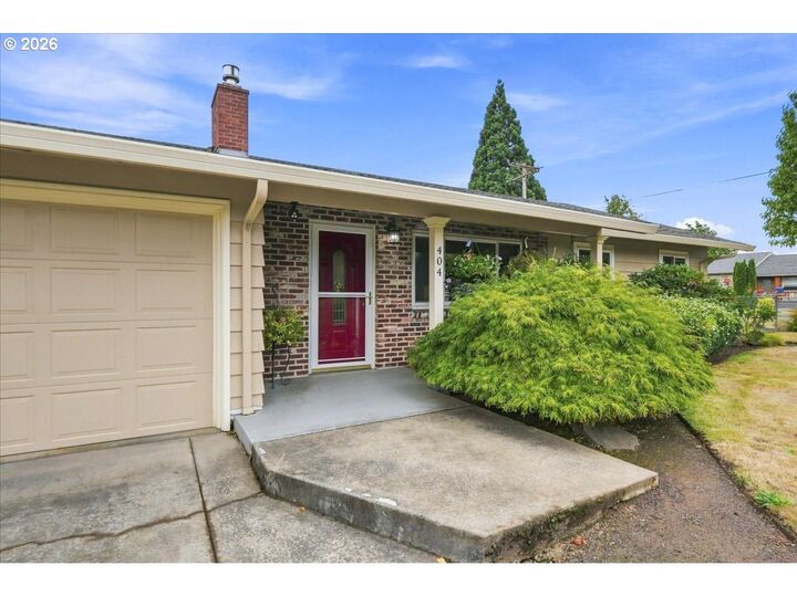 Property Photo:  404 SE 2nd Ave  WA 98604 