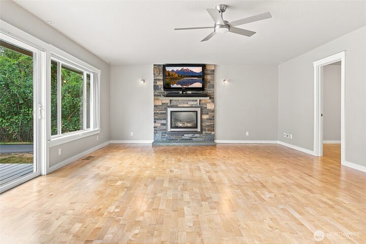 Property Photo: 18724 80th Avenue NE WA 98028