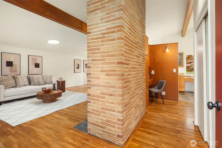 Property Photo:  8124  213th Street SW  WA 98026 
