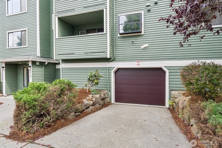 Property Photo:  8816  Nesbit Avenue N 203  WA 98103 