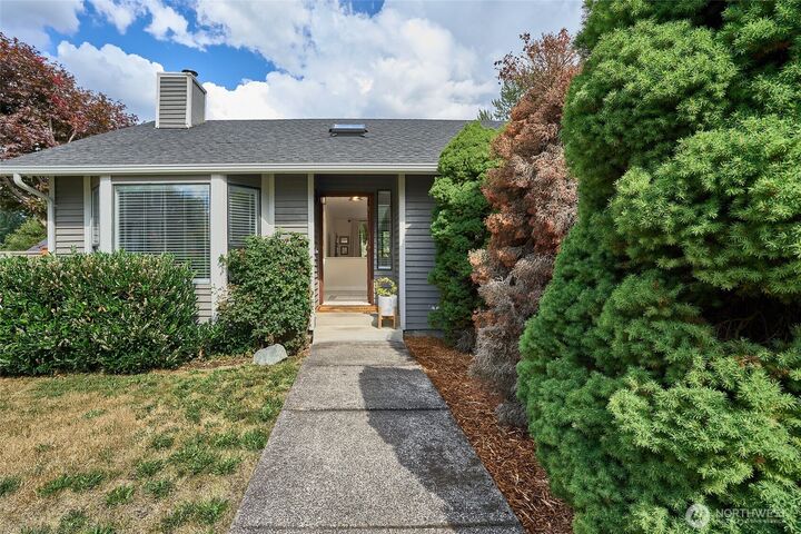 Property Photo: 26336 220th Pl SE WA 98038