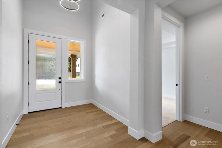 Property Photo:  1441  Lockridge Loop E 1  WA 98022 